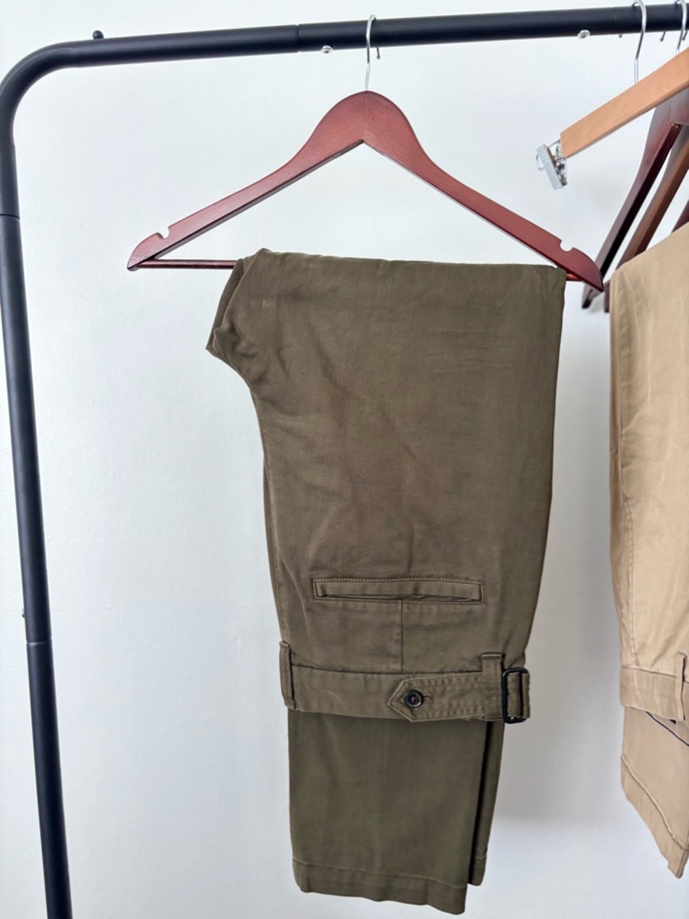 Banana Republic Olive Trousers with Adjustable Side Tabs. 31x32